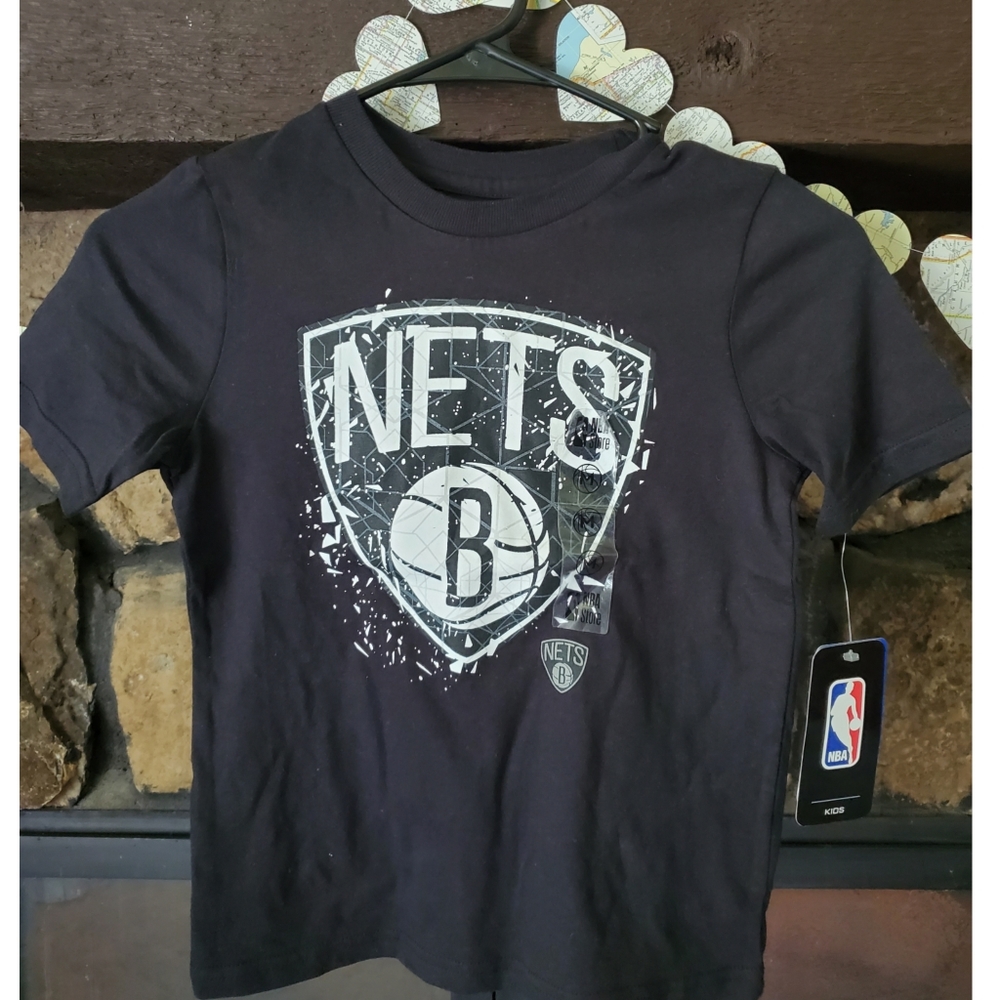 NWT Nets tee 5/6